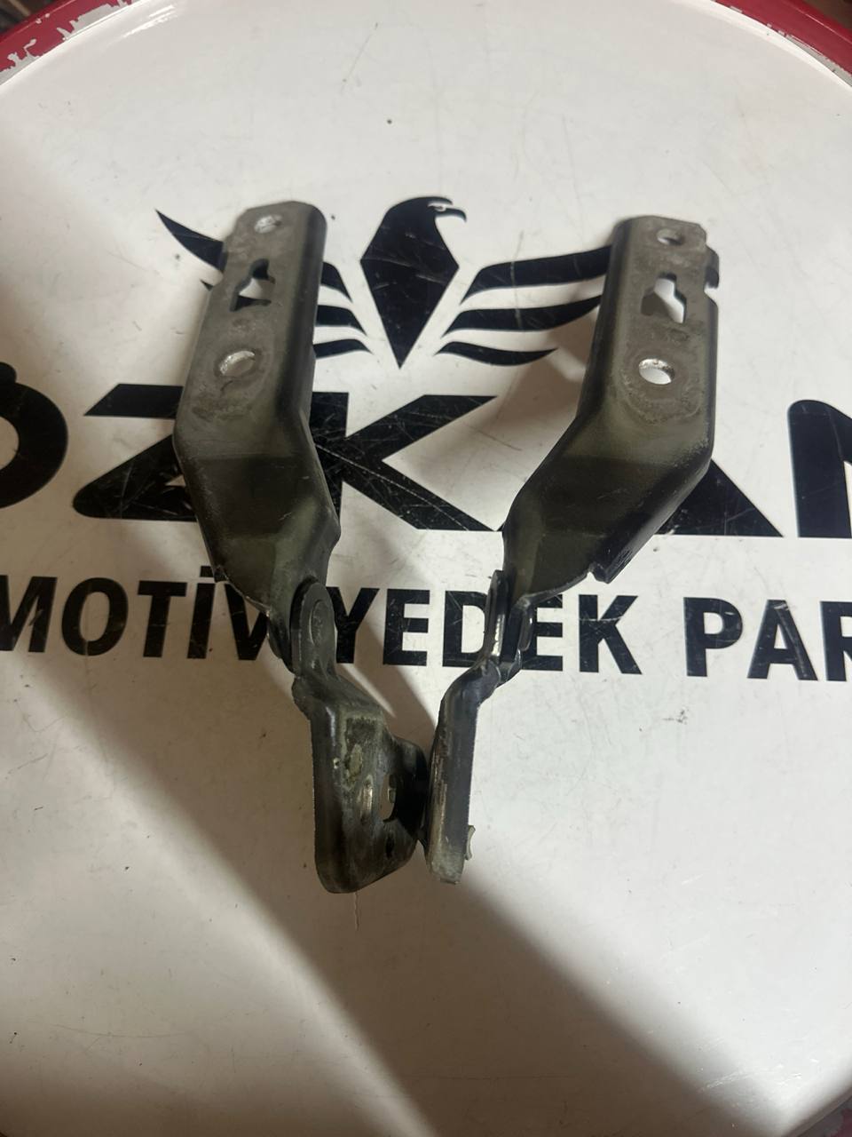 Audi A6 C6 Motor Kaput Menteşesi Takımı Sağ ve Sol (OEM: 4F0823301, 4F0823302) - Küçük Görsel 2
