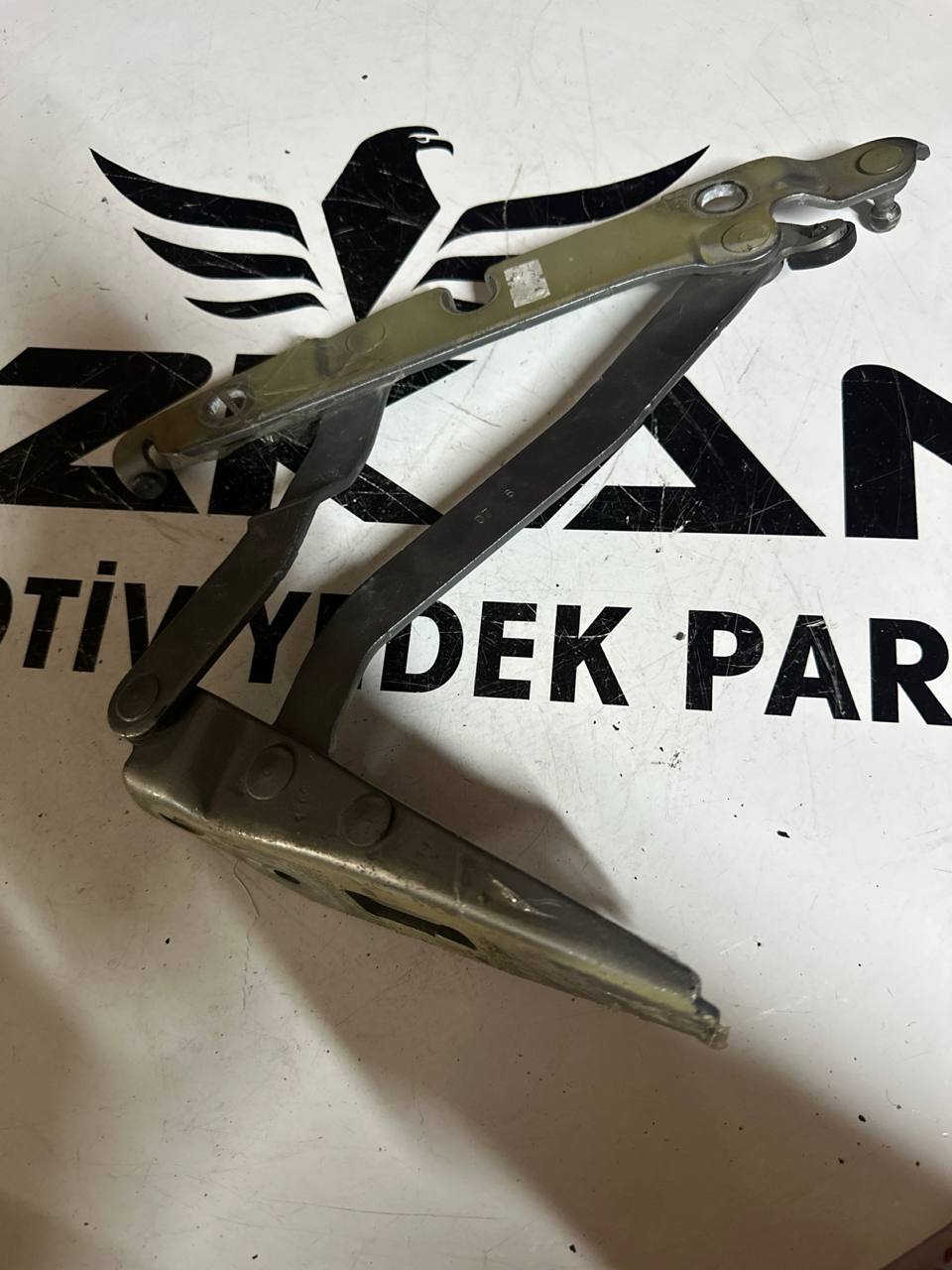 Audi A4 B6 B7 Sedan Sağ Bagaj Menteşesi (OEM: 8E5827302C) - Küçük Görsel 2