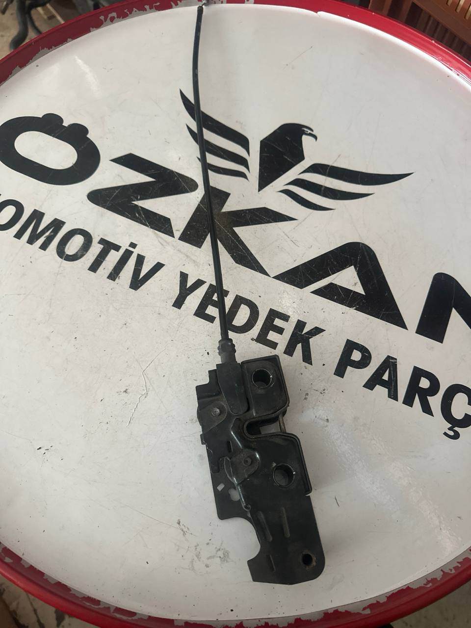 Seat Leon MK2 - Skoda Octavia Ön Kaput Kilidi Alt (OEM: 1P0823509C) - Küçük Görsel 2