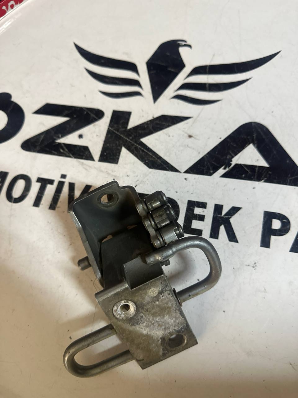 Audi A4 B6 - A4 B7 - A3 - A6 Sağ Ön Kapı Alt Menteşesi (OEM: 8E0831412B) - Küçük Görsel 2