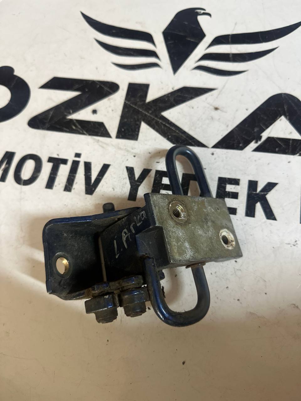 Audi A4 B6 B7 Sol Arka Kapı Alt Menteşesi (OEM: 8E0833411) - Küçük Görsel 2