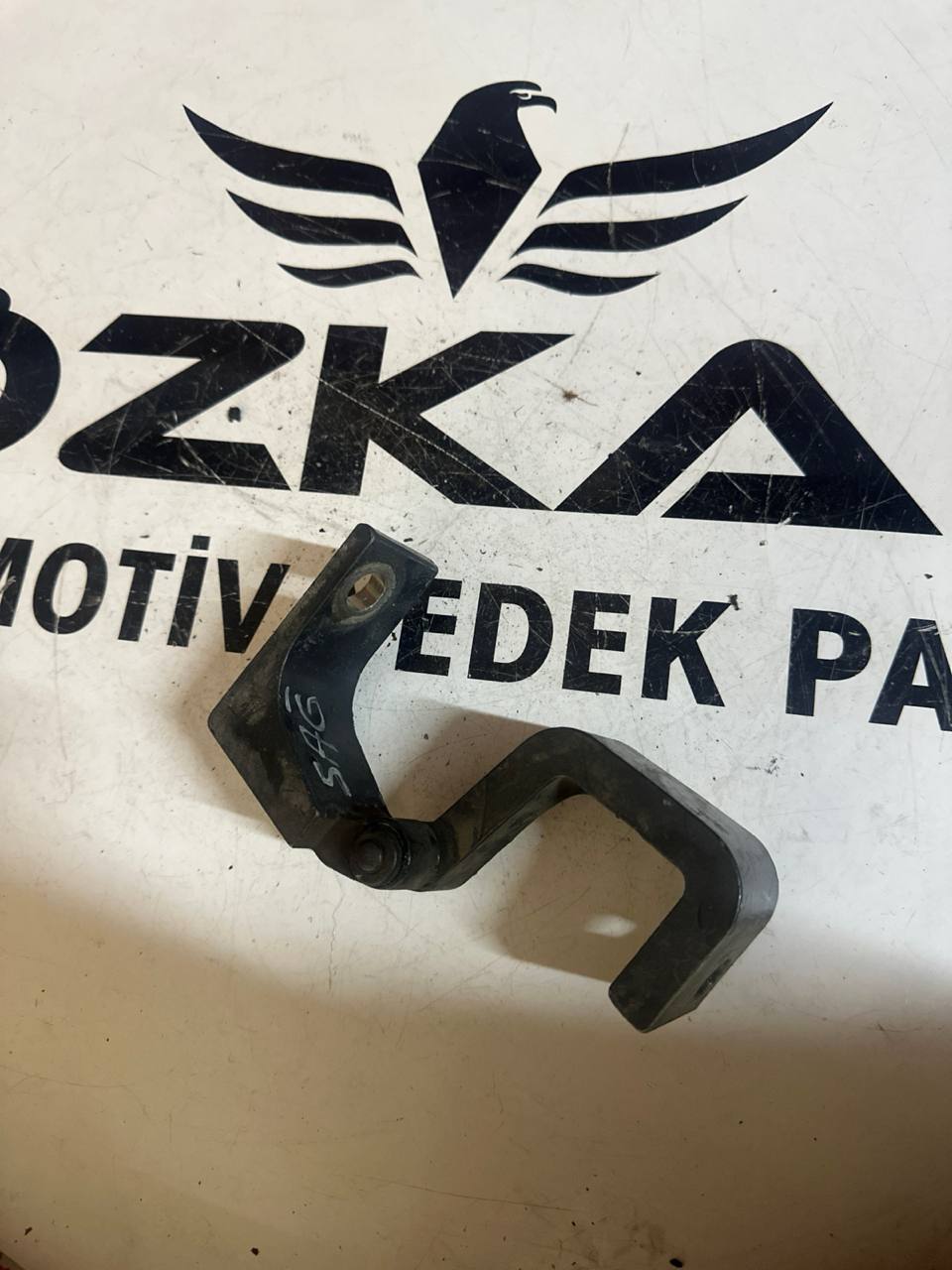 VW Transporter T5 T6 Sağ Ön Kapı Menteşesi (OEM: 7H0831402B) - Görsel 1