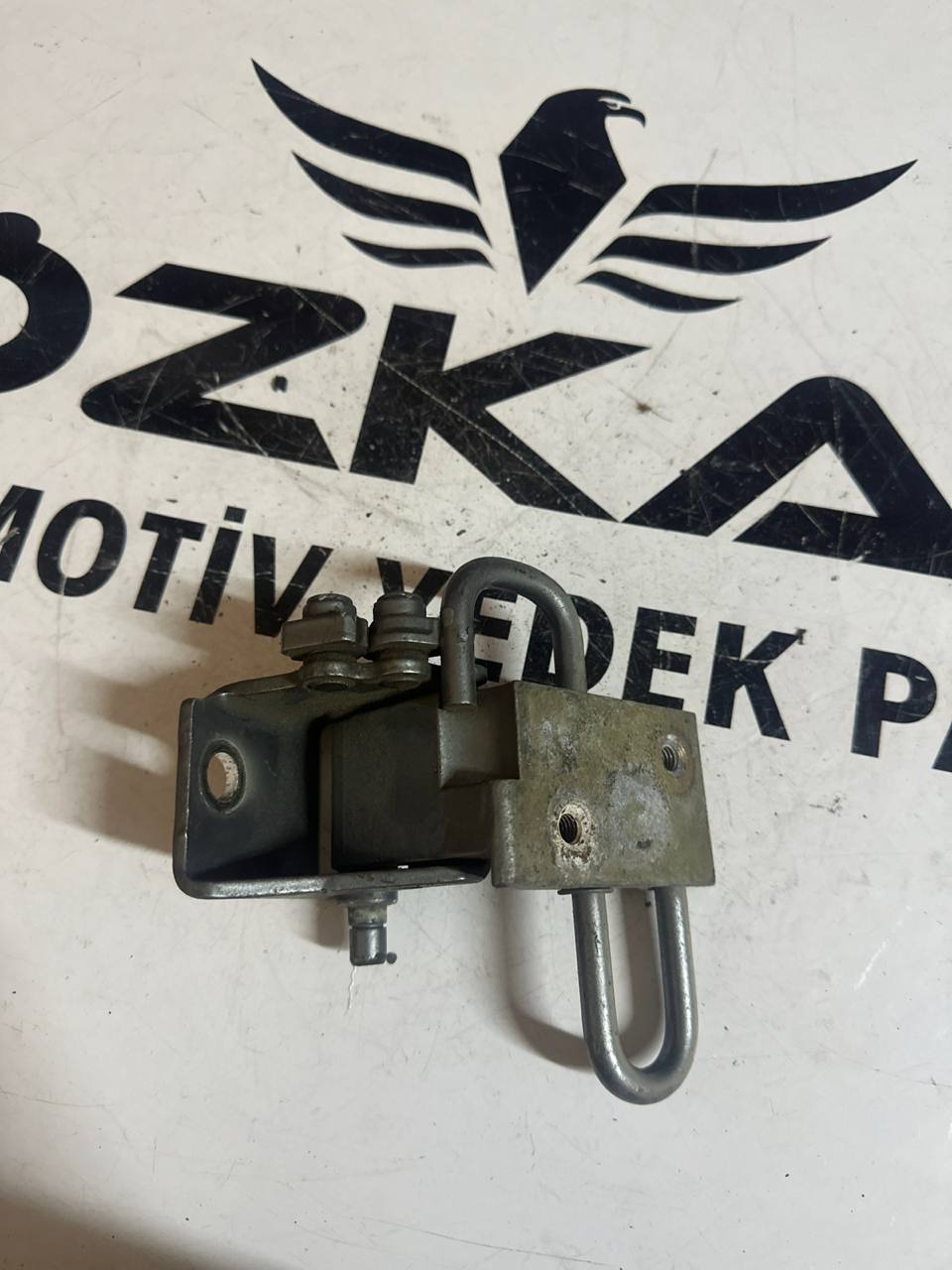 Audi A6 C6 Sağ Arka Alt Kapı Menteşesi (OEM: 8E0833412) - Küçük Görsel 2