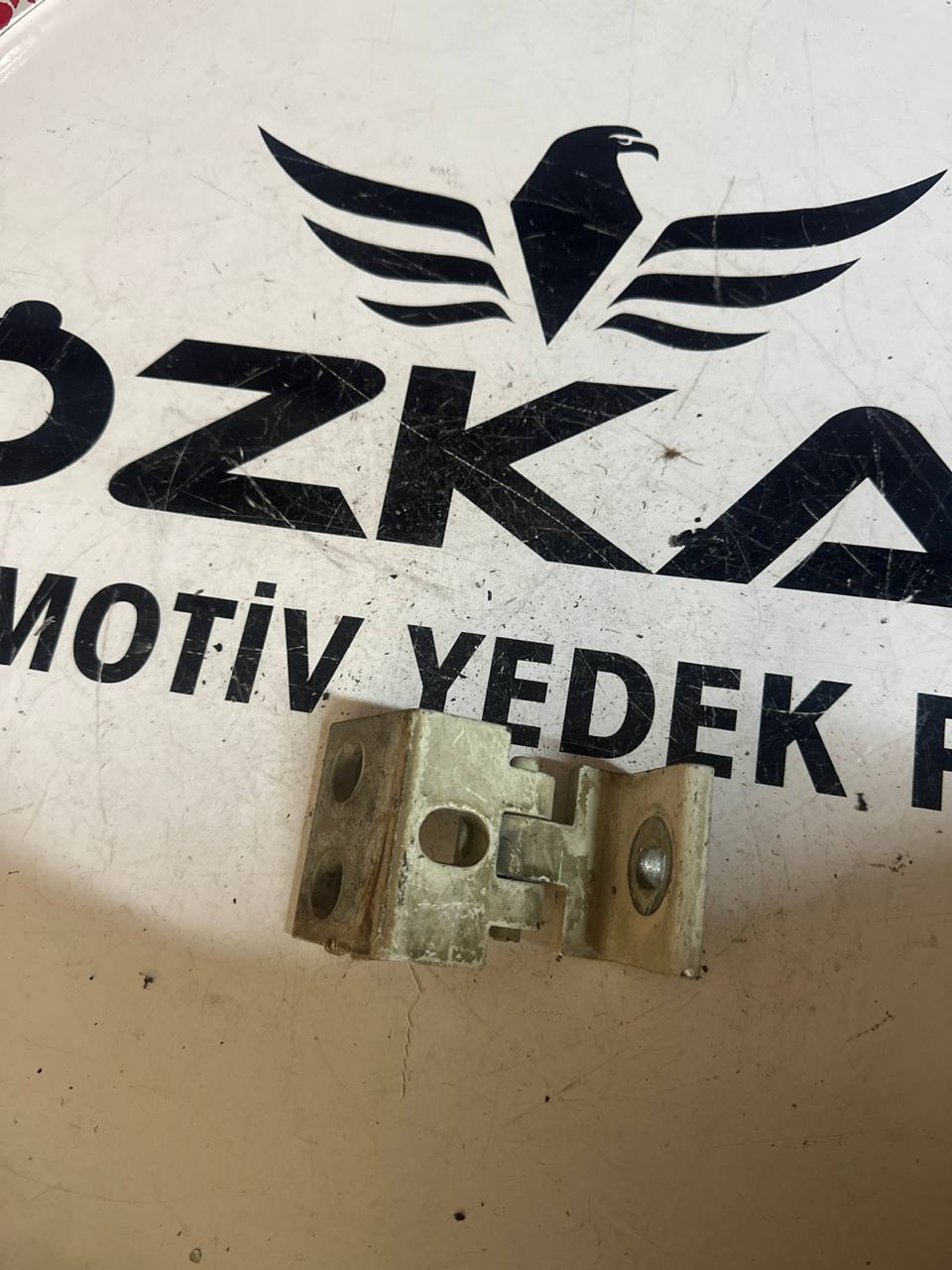Volkswagen T4 Ön Kapı Menteşesi (OEM: 7D0831401) - Küçük Görsel 2