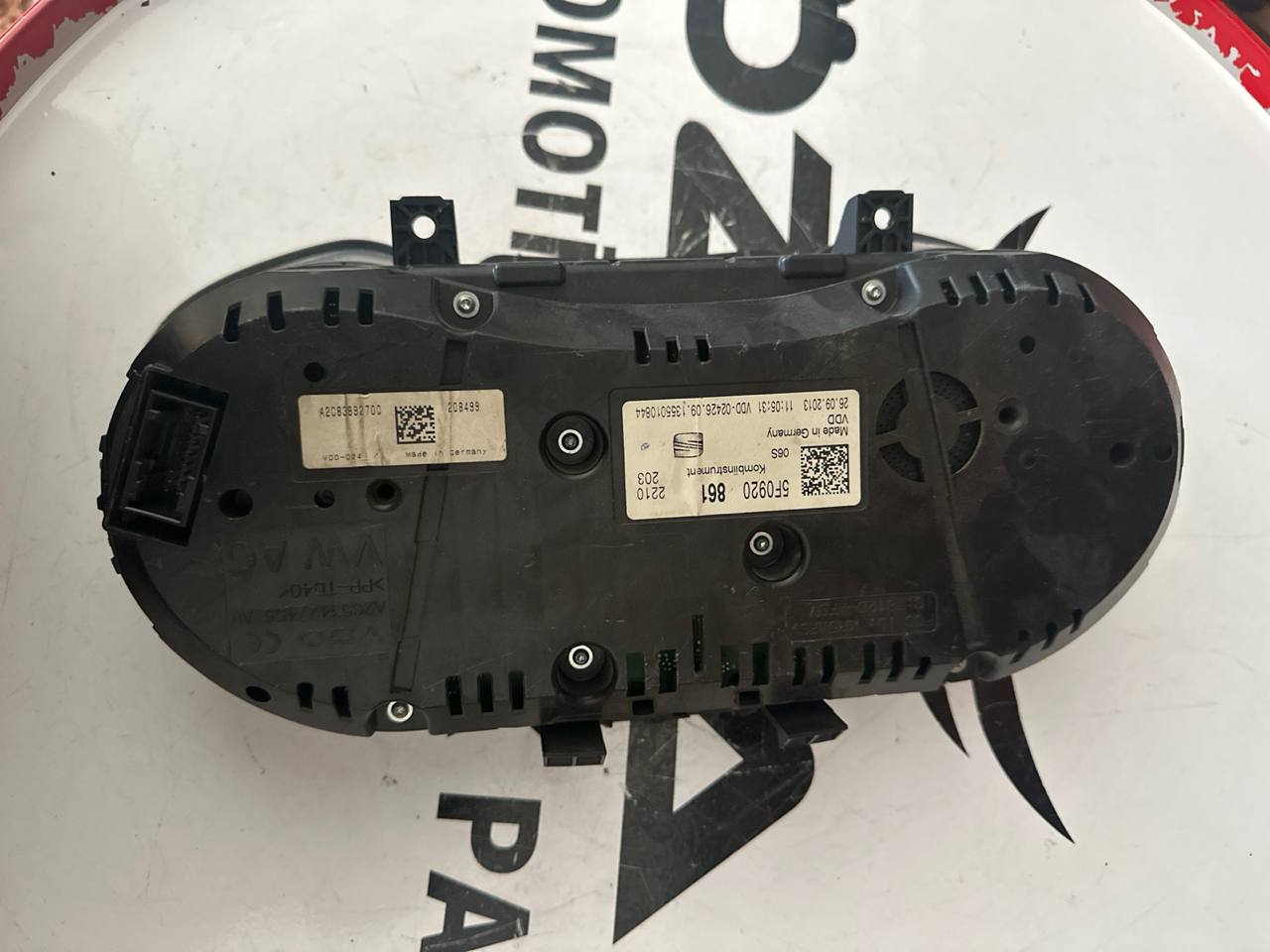 Seat Leon MK3 5F Benzinli Kilometre Gösterge Paneli (OEM: 5F0920861) - Küçük Görsel 2