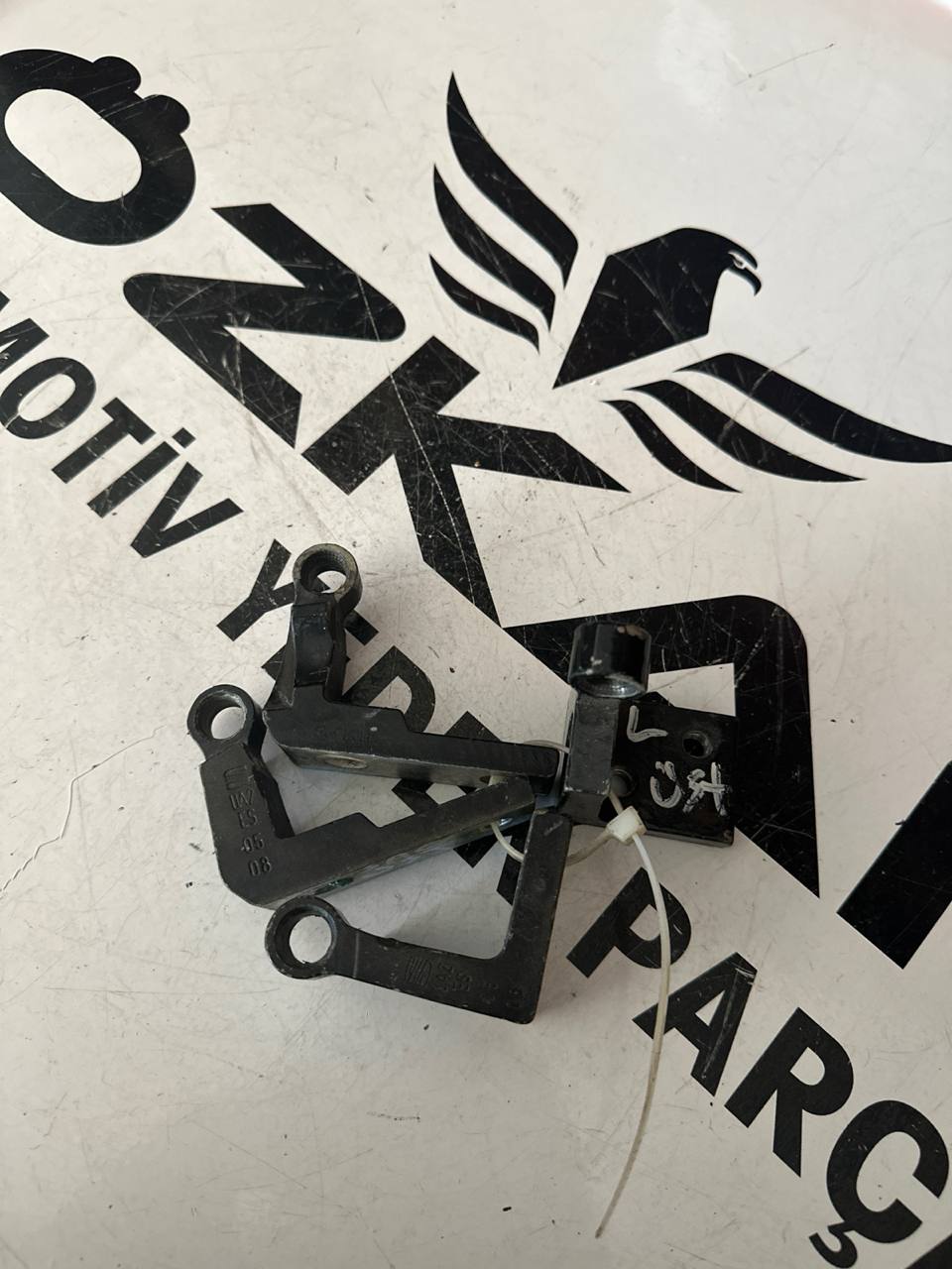 Seat Leon MK2 - Altea - Toledo Sağ Ön Üst Kapı Menteşesi (OEM: 5P0831402A) - Görsel 1
