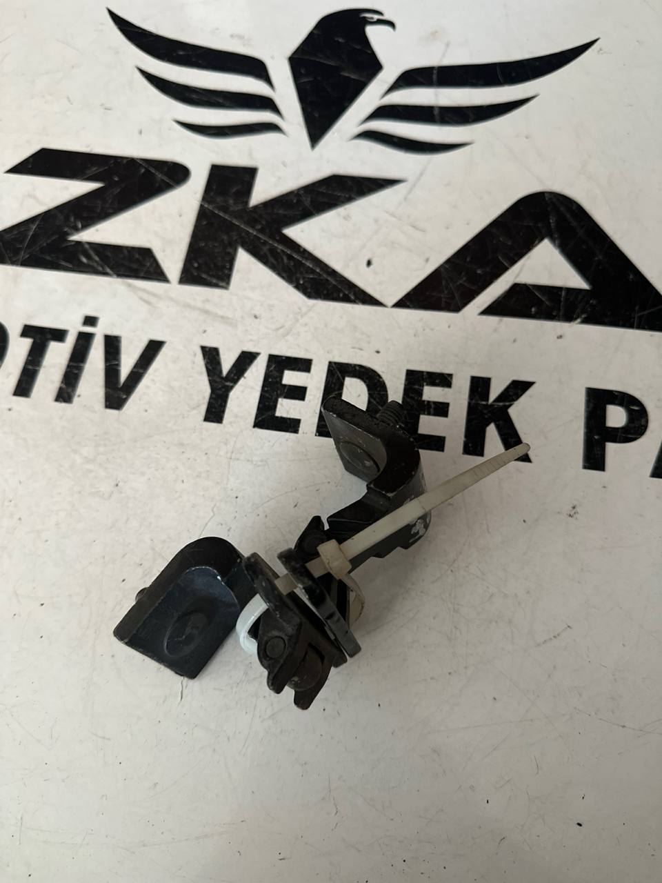 Seat Leon MK2 Bagaj Menteşesi Sağ ve Sol Uyumlu (OEM: 1P0827301) - Görsel 1
